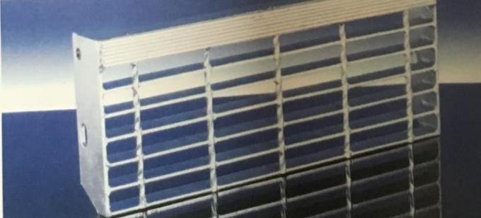 층계 보행에 사용되는 뜨거운 담궈진 직류 전기를 통한 강철 격자판