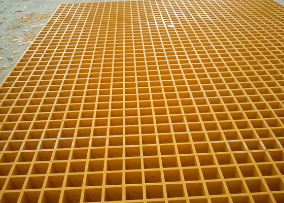 중국 노란 색깔 무료 샘플을 비비는 38MM 정연한 구멍 플라스틱 지면 협력 업체
