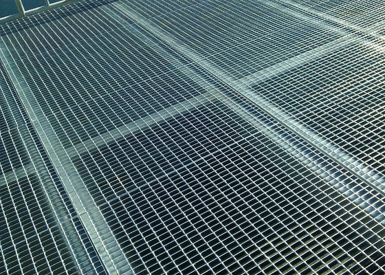 중국 폐쇄형 보통 6m 길이를 비비는 플랫폼 강철 격자판에 의하여 용접되는 막대기 협력 업체