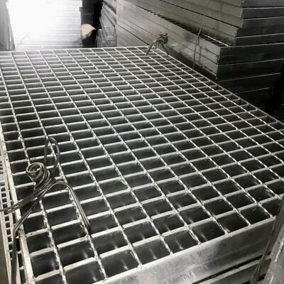 Heavy Duty Galvanized Steel Grating with 15/20/30mm Bearing Bar Pitch for Walkway Platforms