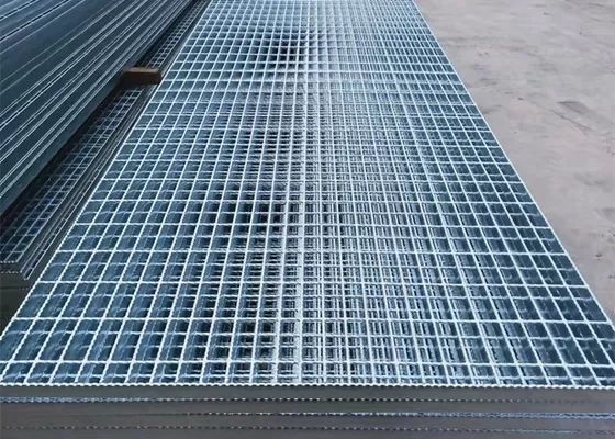 Custom Hot DIP Galvanized Steel Grating with 30mm 40mm 60mm Pitch Bearing Bars for Trench Drain and Ground Walkway
