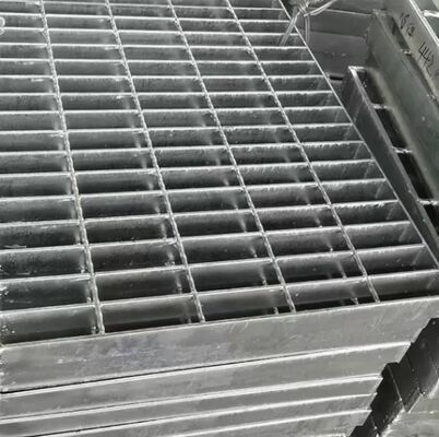 Heavy Duty Hot Dip Galvanized Steel Grating with Slip-Resistant Surface for Industrial Walkways