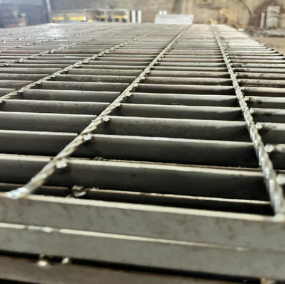 Galvanized Customizable Steel Grating for Safety Walkway and Heavy-Duty Applications
